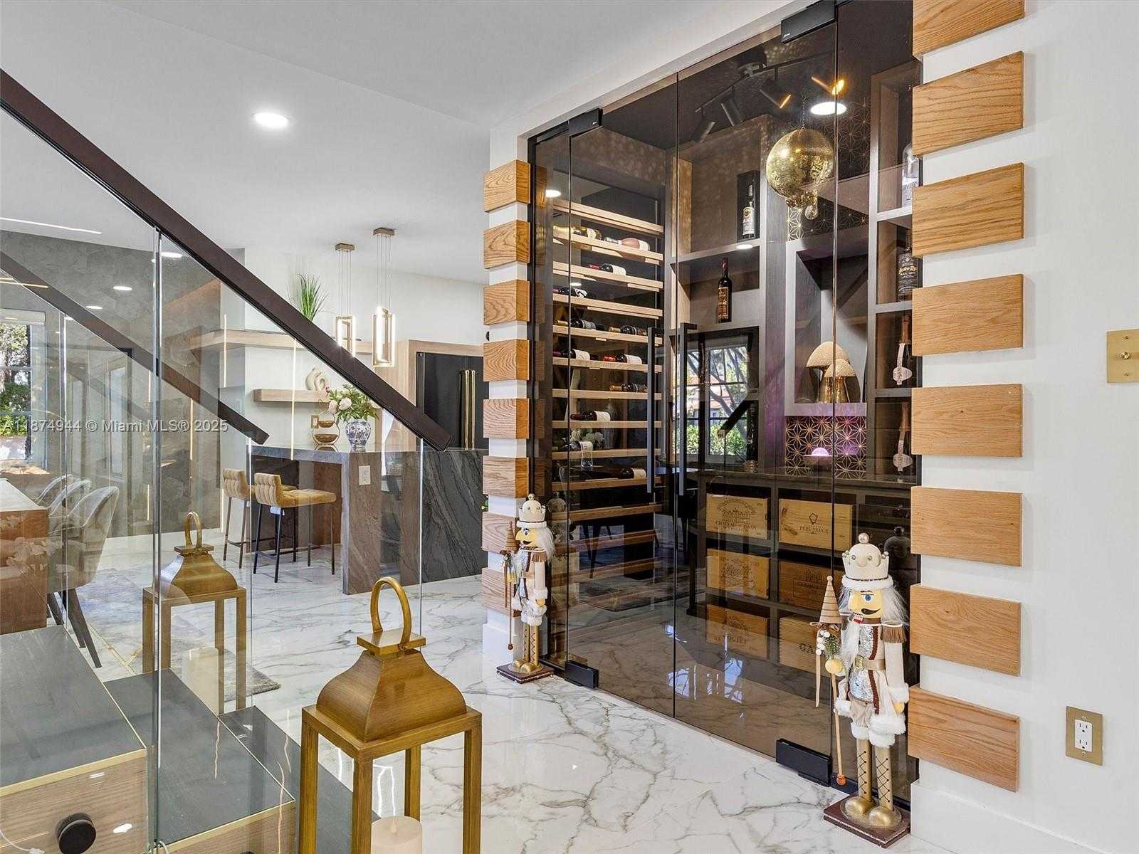 Small Image of 4431 ALTON RD, Miami Beach Number 8