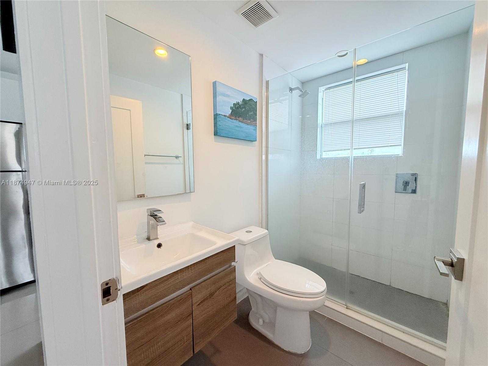 Small Image of 924 MARSEILLE DR #22, Miami Beach Number 4