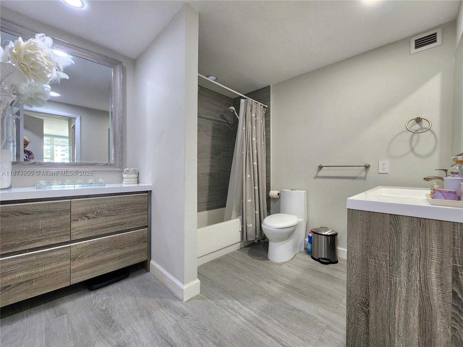Small Image of 3505 SOUTH OCEAN DR #312, Hollywood Number 15