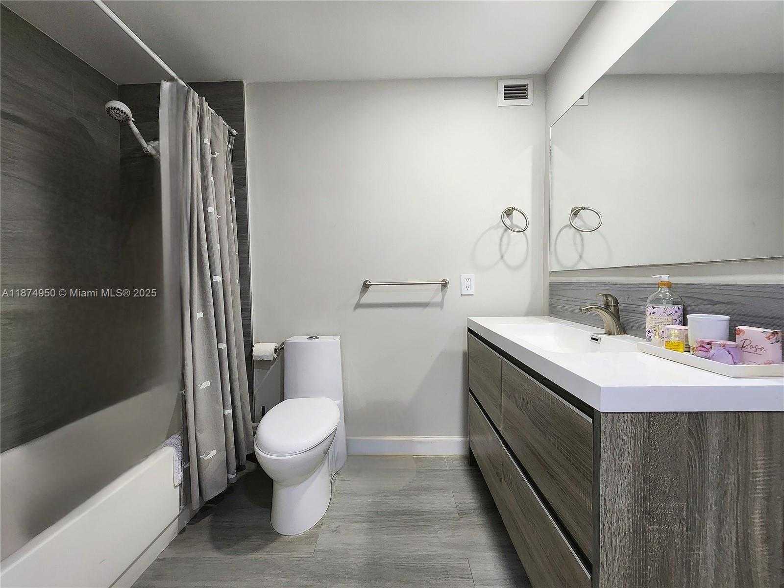 Small Image of 3505 SOUTH OCEAN DR #312, Hollywood Number 16