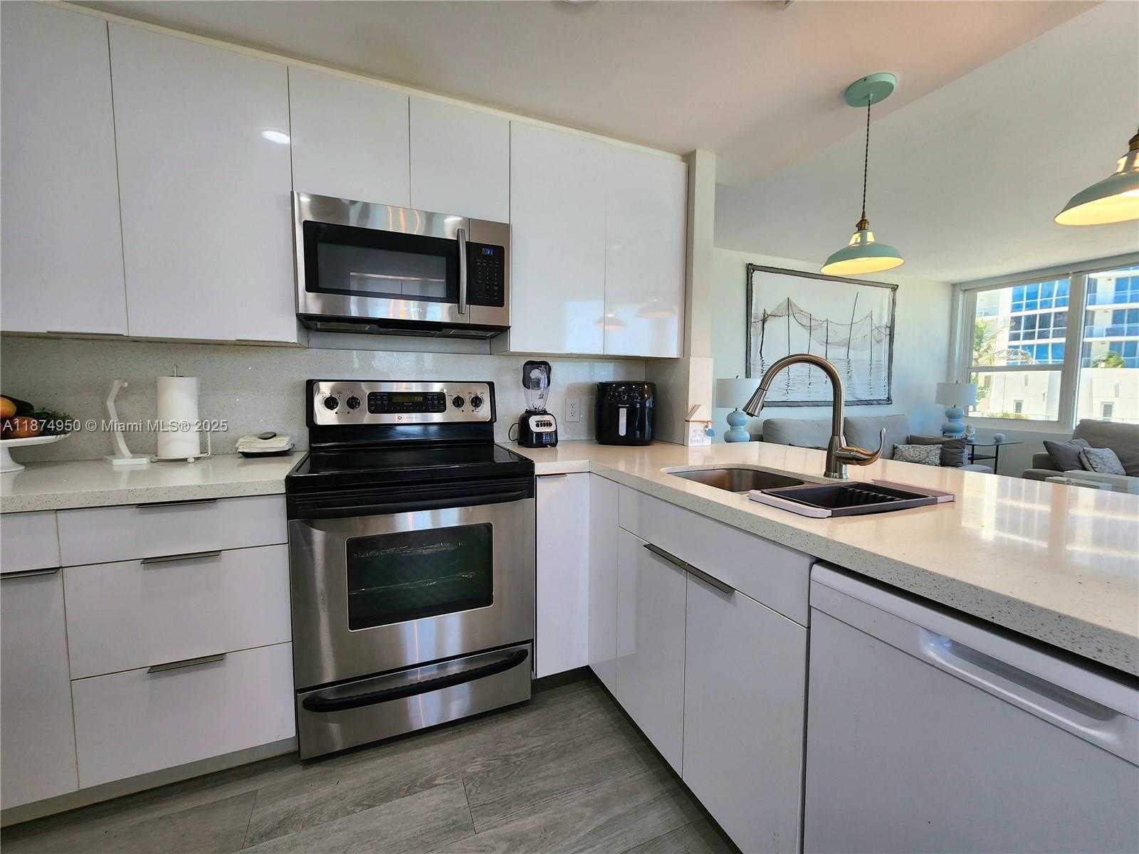 Small Image of 3505 SOUTH OCEAN DR #312, Hollywood Number 5