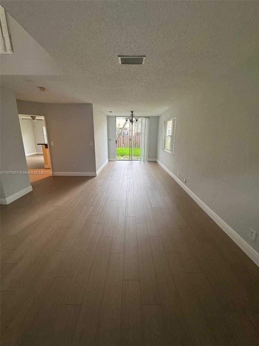 Small Image of 10931 NORTH WEST 12TH PL, Plantation Number 15