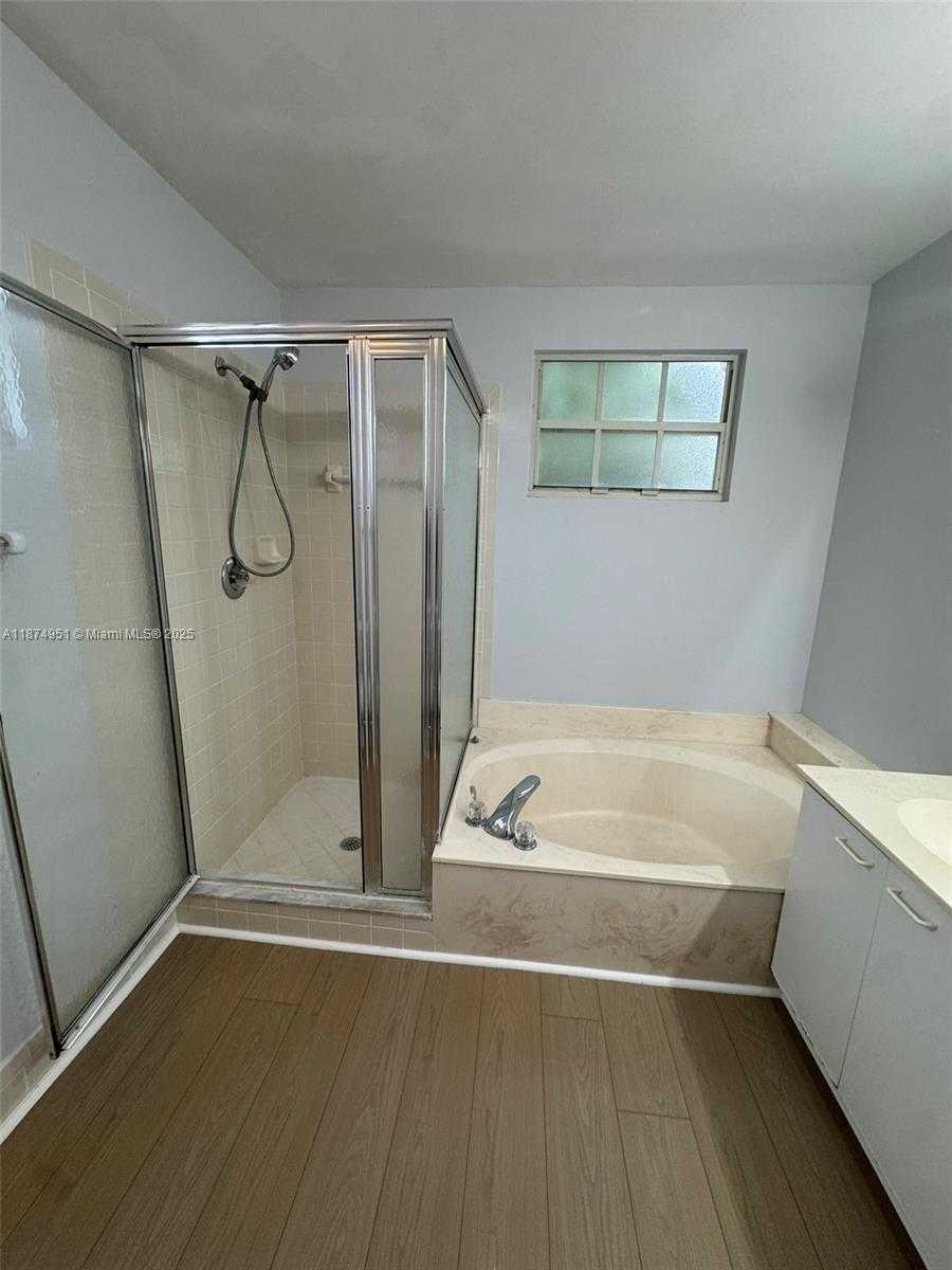 Small Image of 10931 NORTH WEST 12TH PL, Plantation Number 22