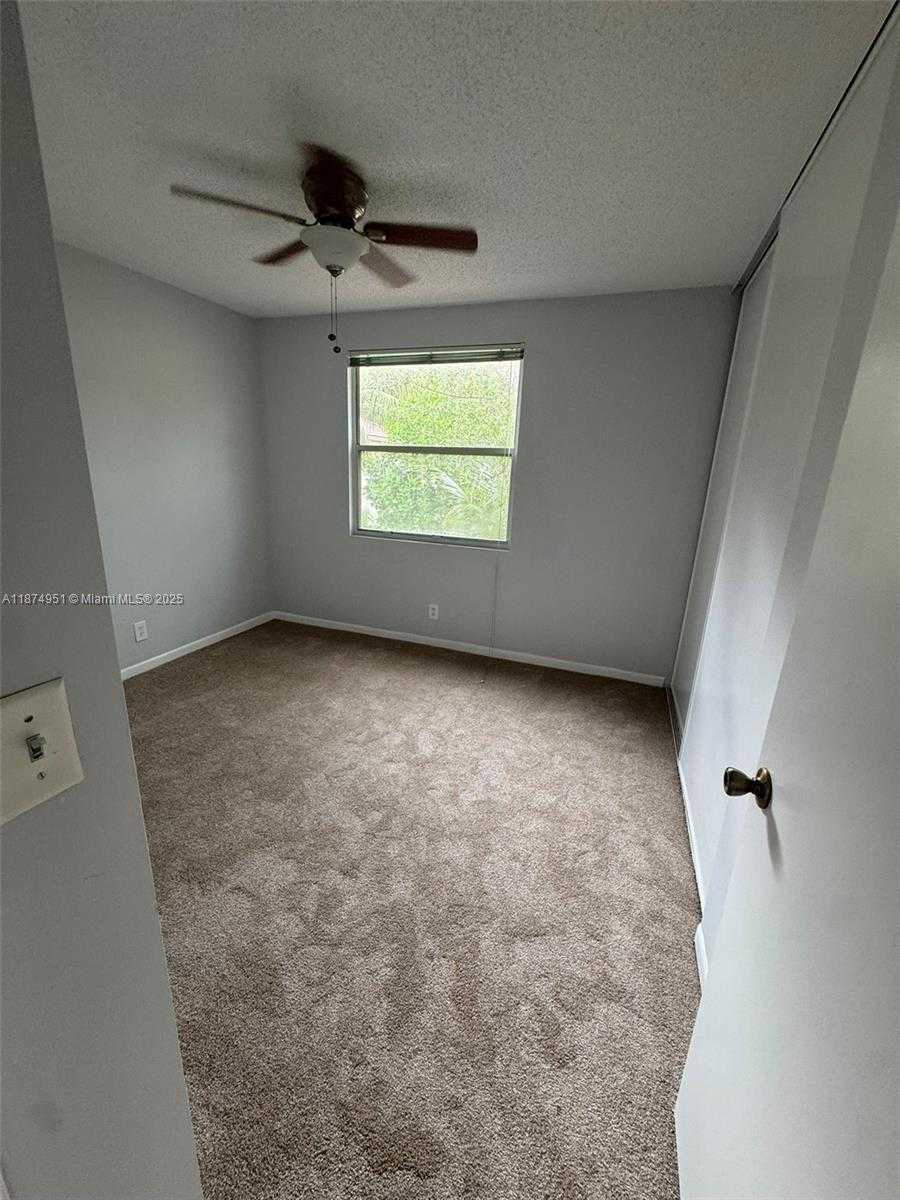 Small Image of 10931 NORTH WEST 12TH PL, Plantation Number 25