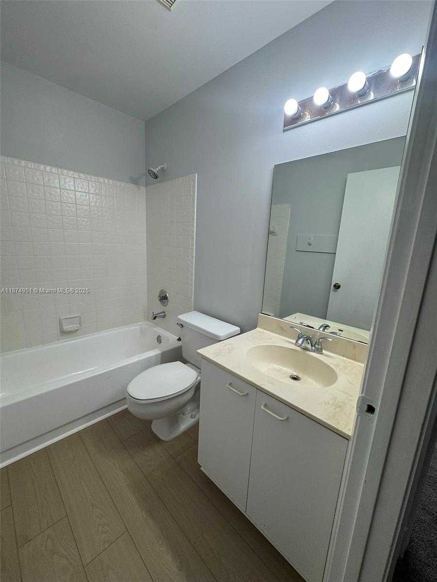 Small Image of 10931 NORTH WEST 12TH PL, Plantation Number 31