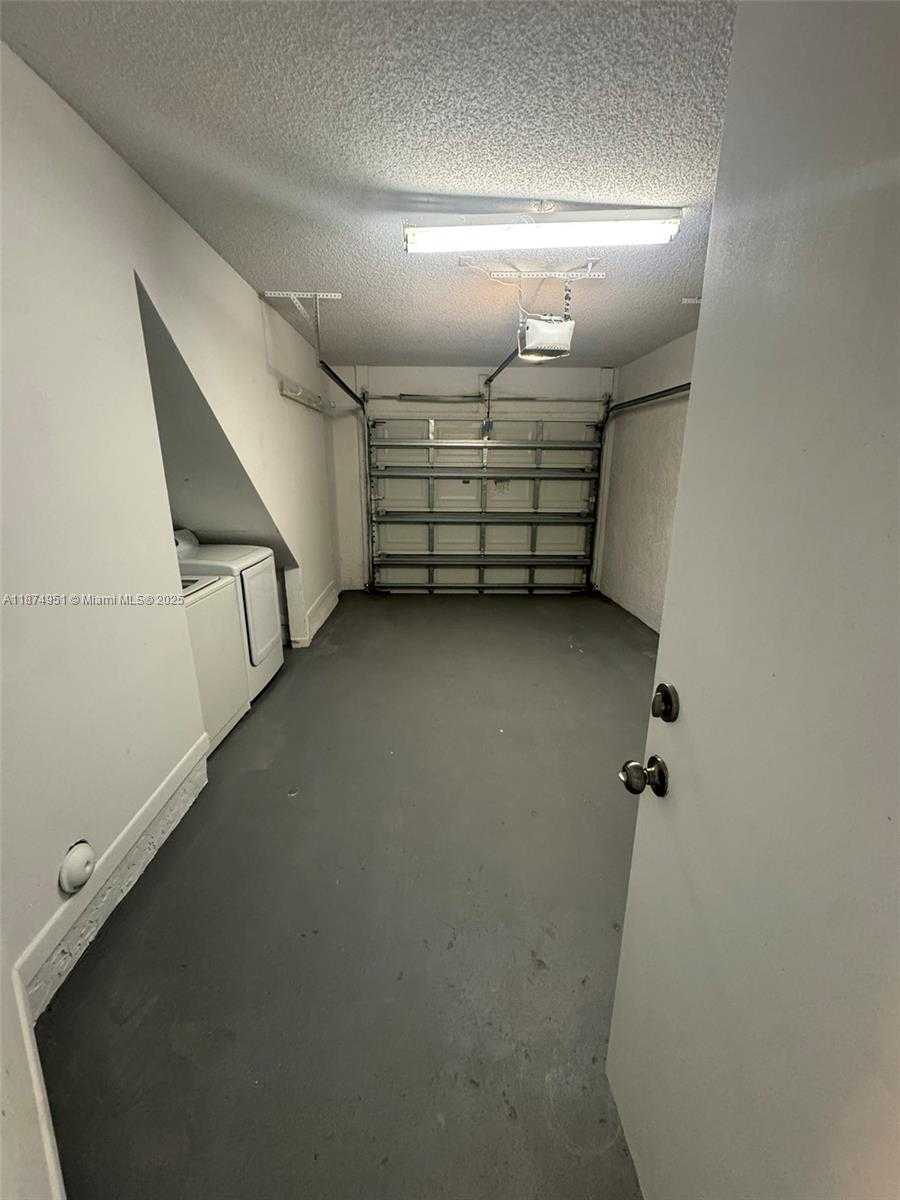 Small Image of 10931 NORTH WEST 12TH PL, Plantation Number 32