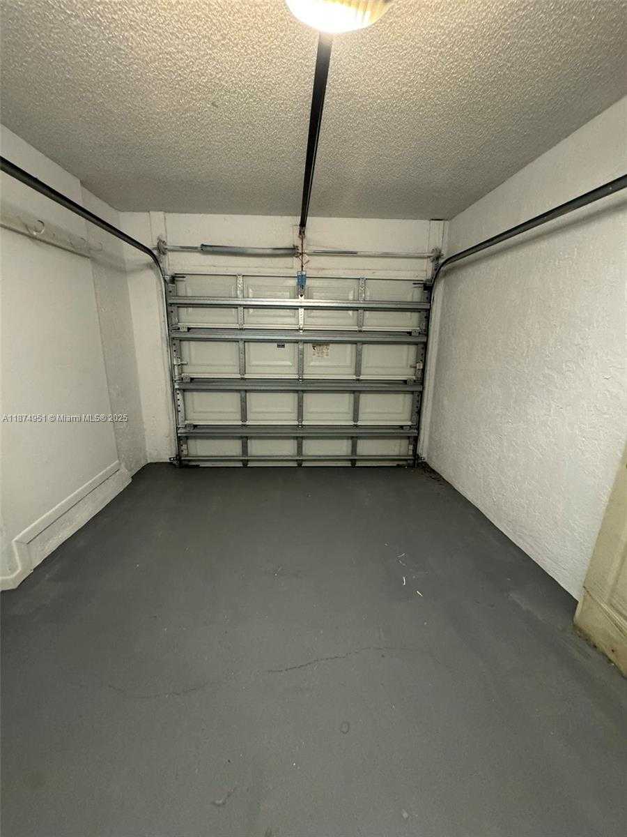 Small Image of 10931 NORTH WEST 12TH PL, Plantation Number 33