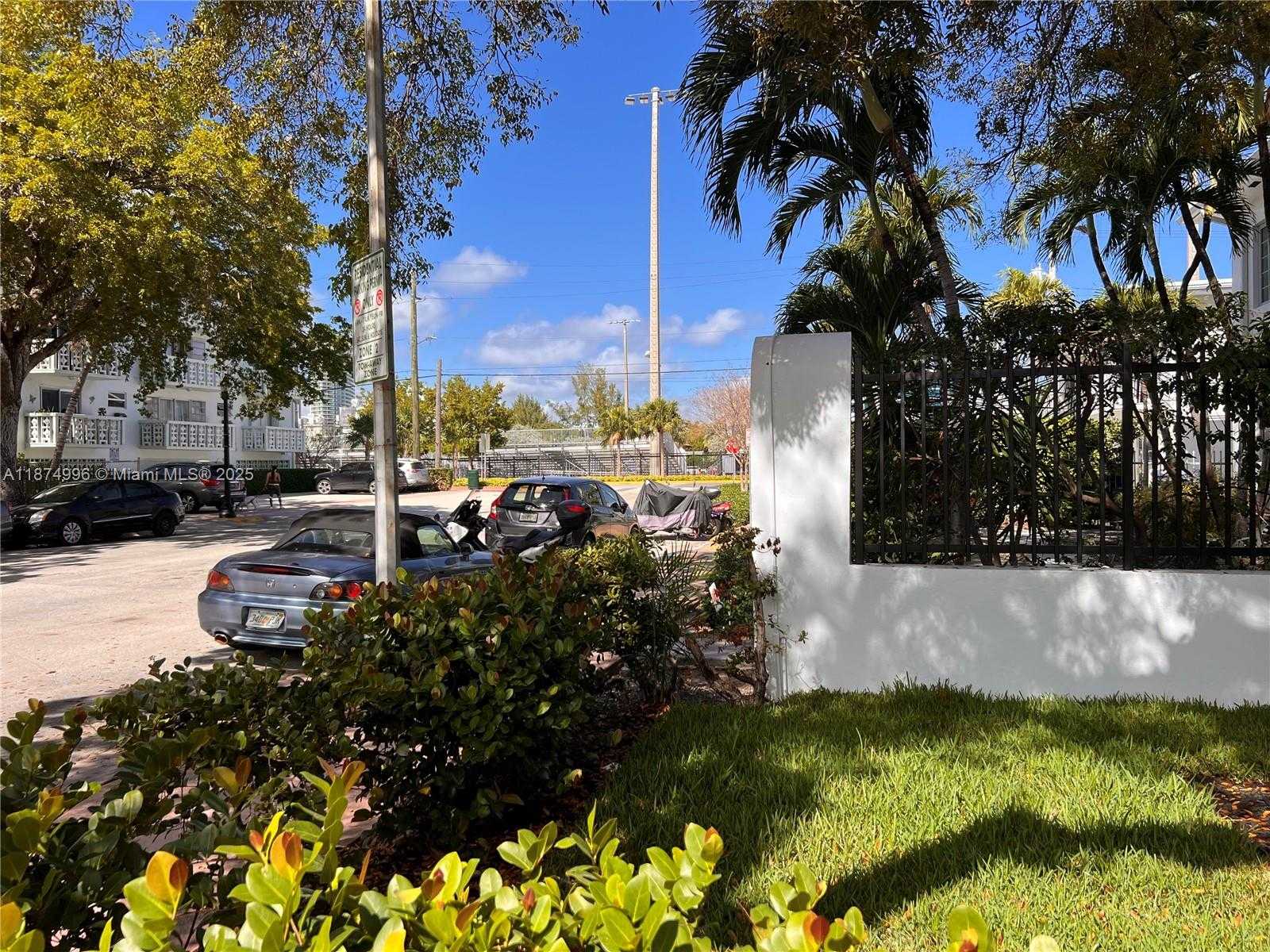 Small Image of 1033 LENOX AVE #202, Miami Beach Number 2