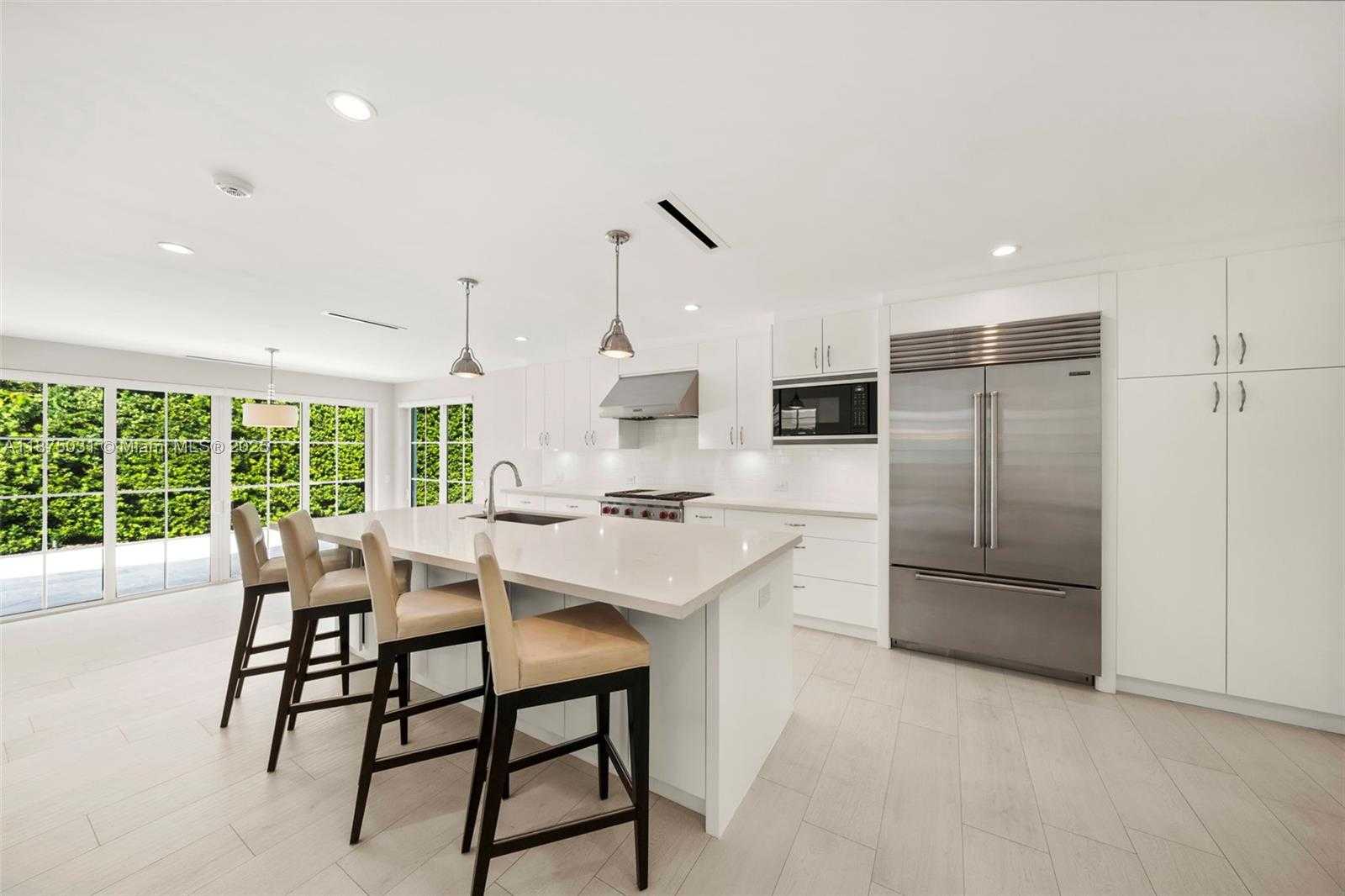 Small Image of 4380 LAKE RD, Miami Number 10