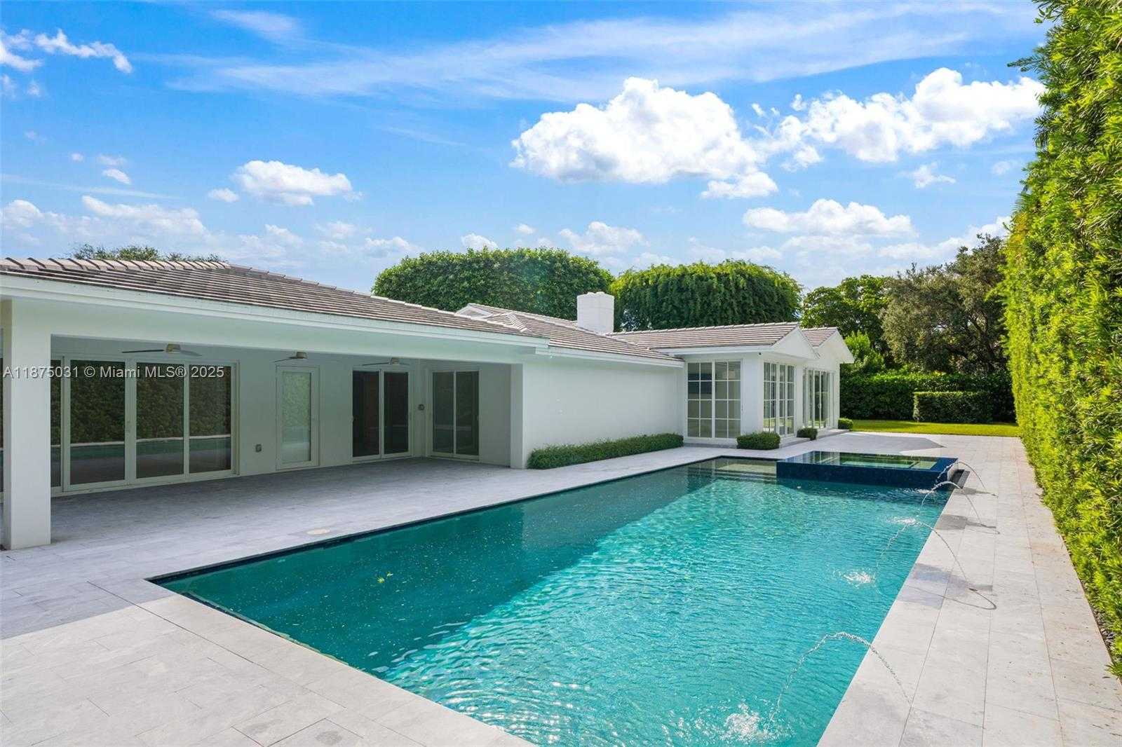 Small Image of 4380 LAKE RD, Miami Number 18