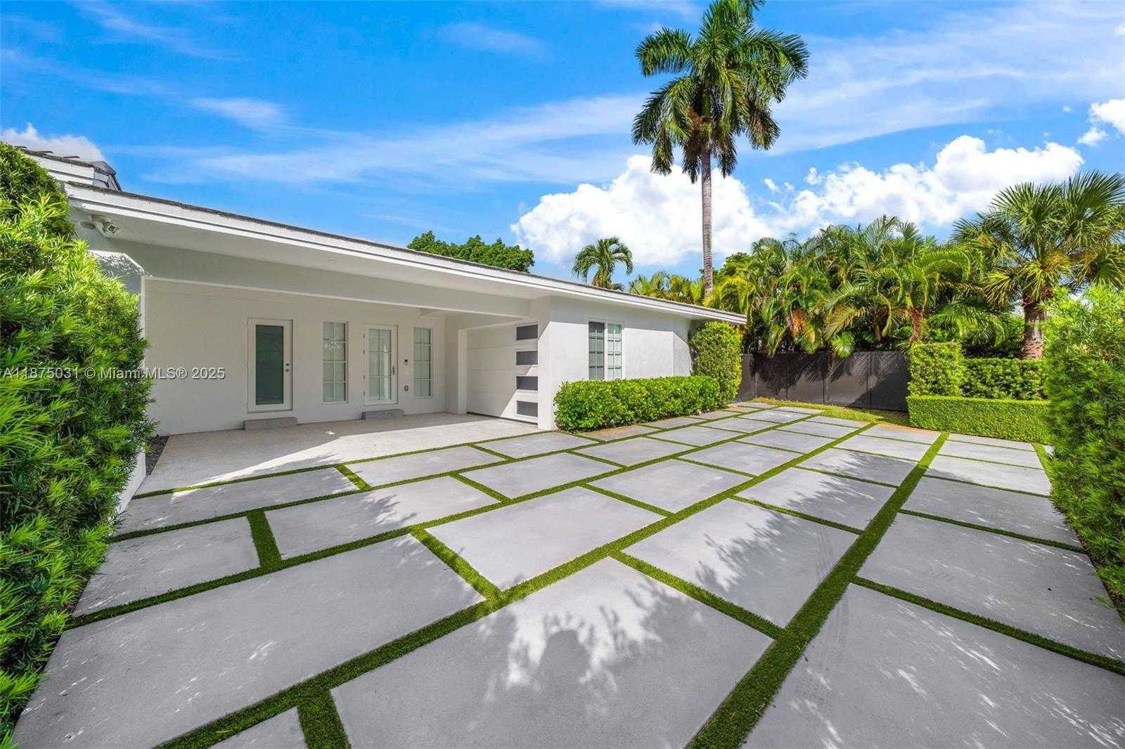 Small Image of 4380 LAKE RD, Miami Number 3