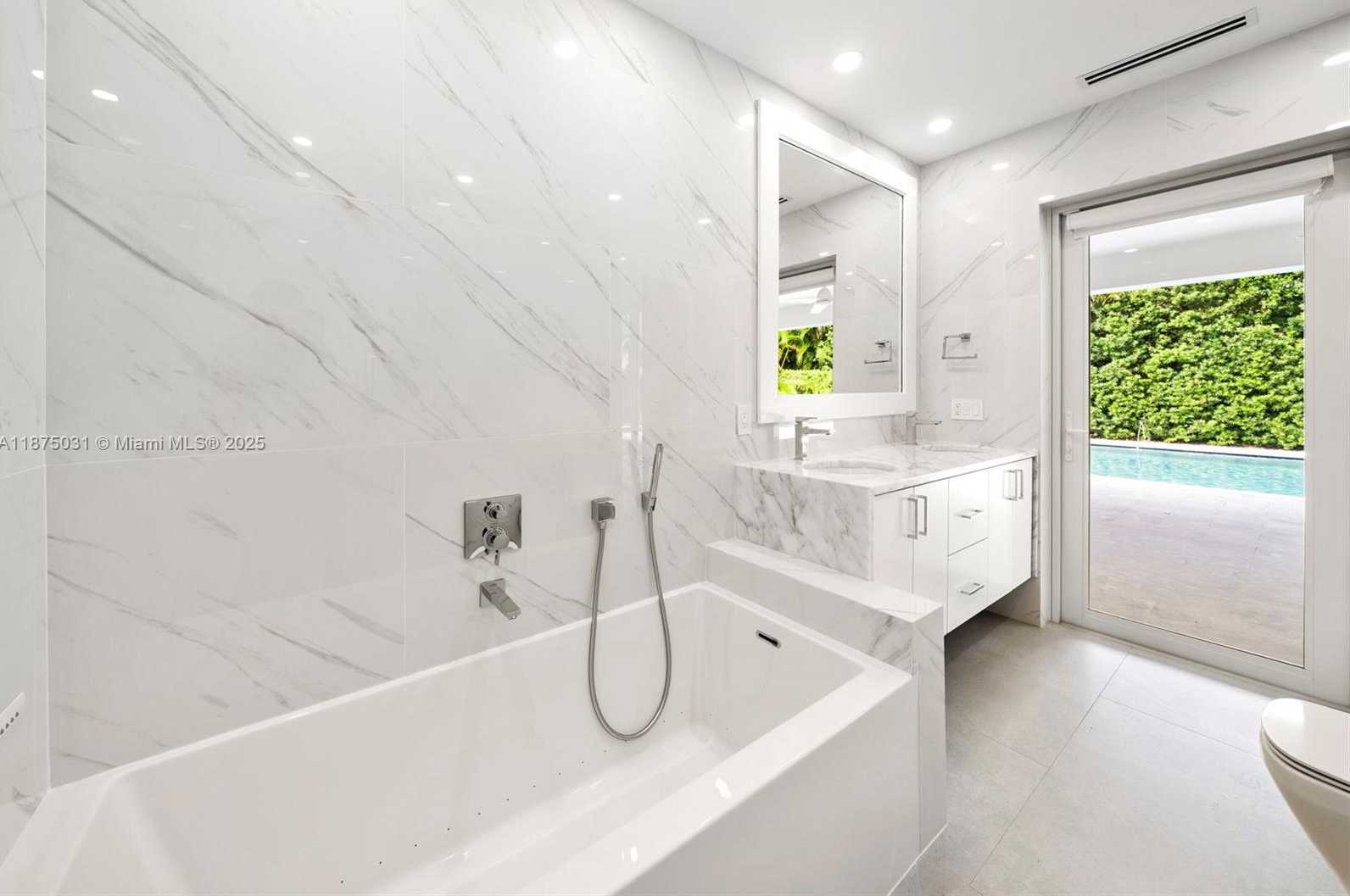 Small Image of 4380 LAKE RD, Miami Number 30