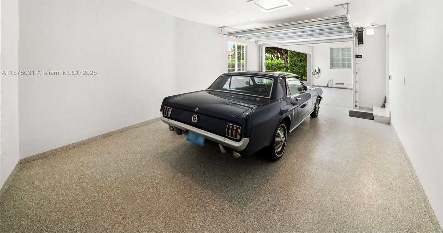 Small Image of 4380 LAKE RD, Miami Number 32