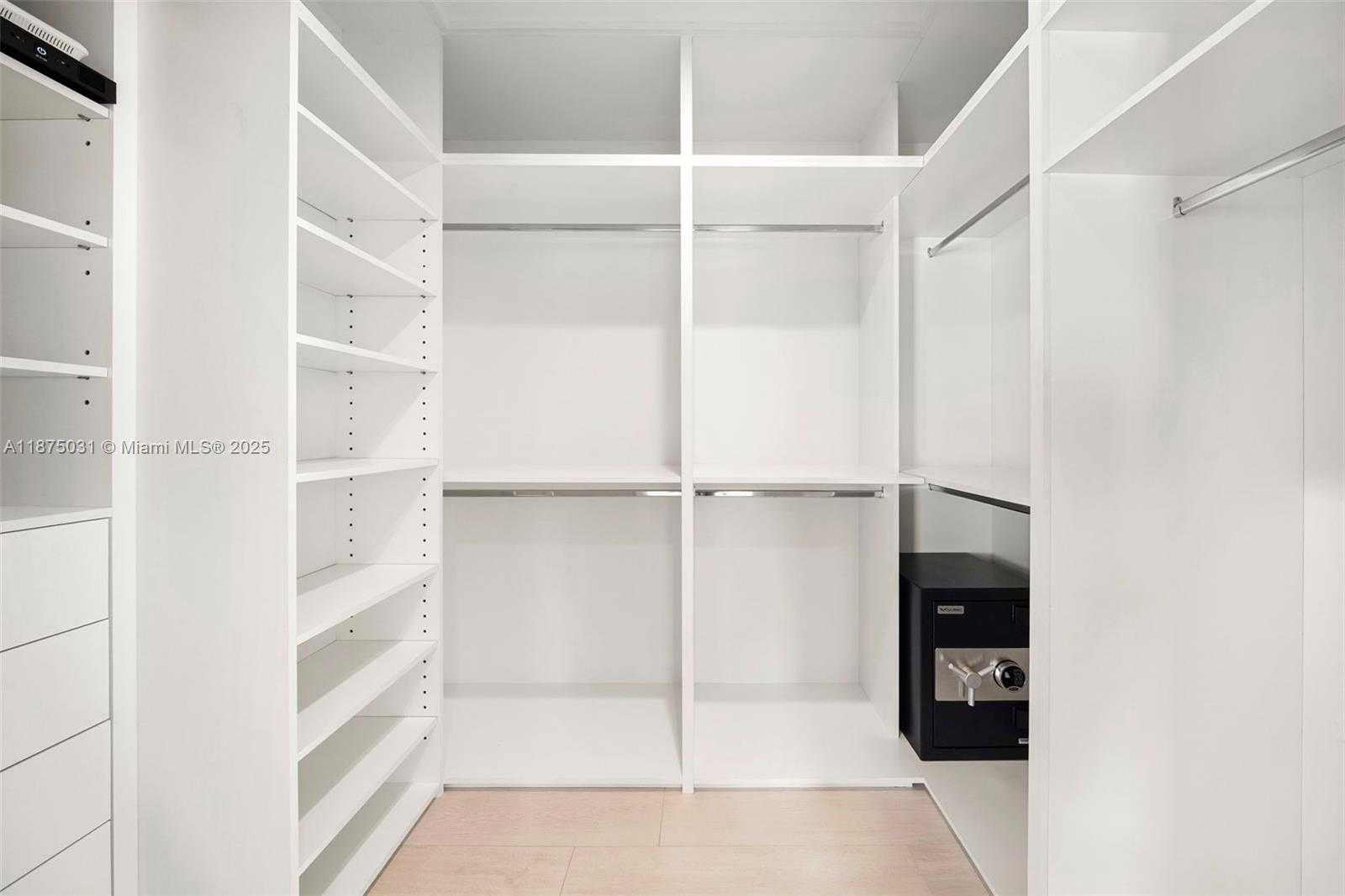Small Image of 4380 LAKE RD, Miami Number 38