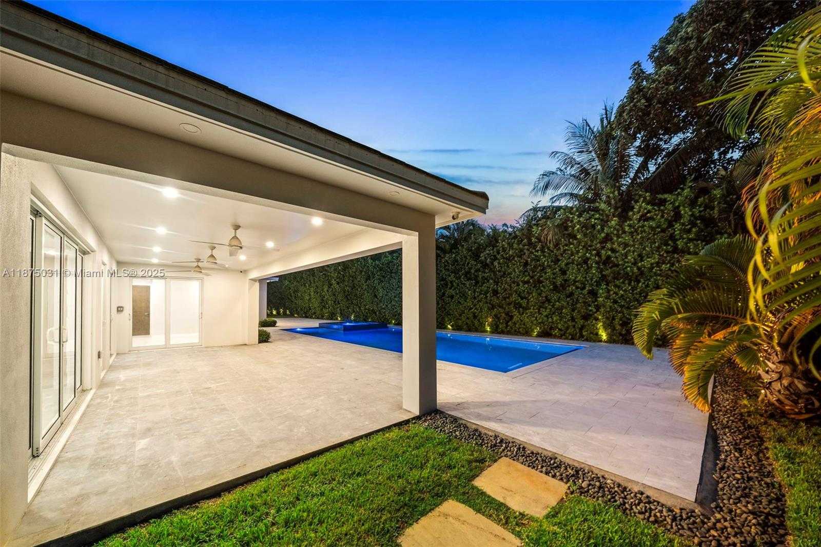Small Image of 4380 LAKE RD, Miami Number 46