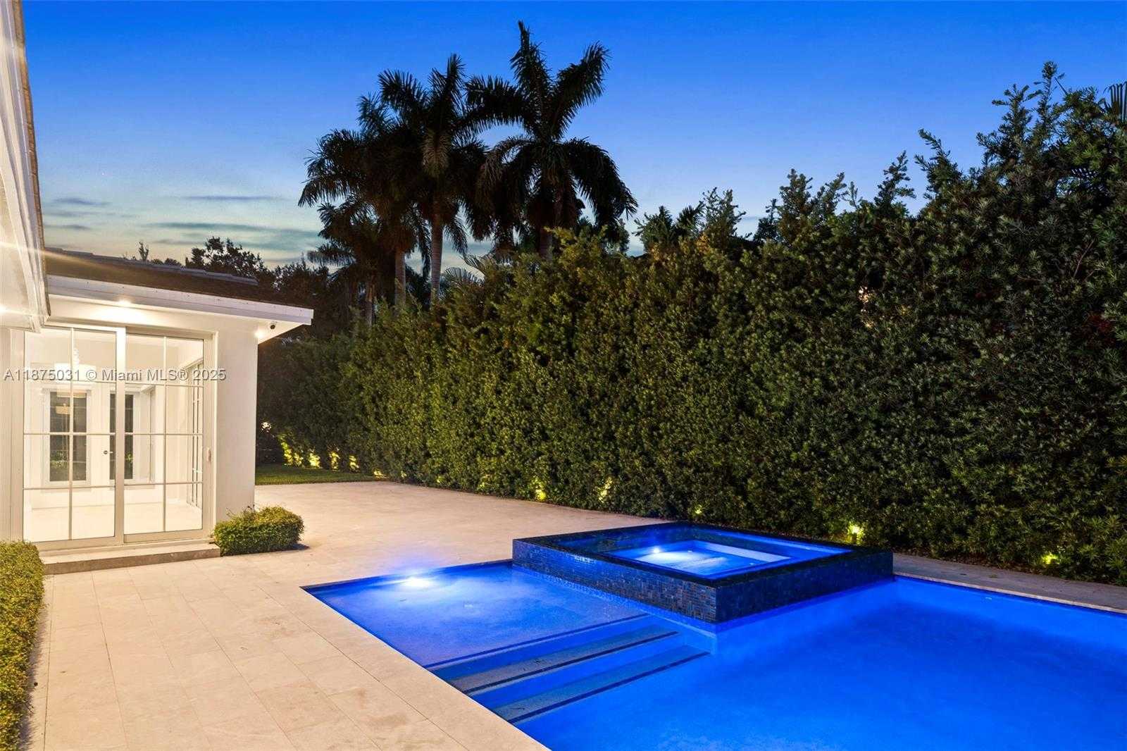 Small Image of 4380 LAKE RD, Miami Number 49
