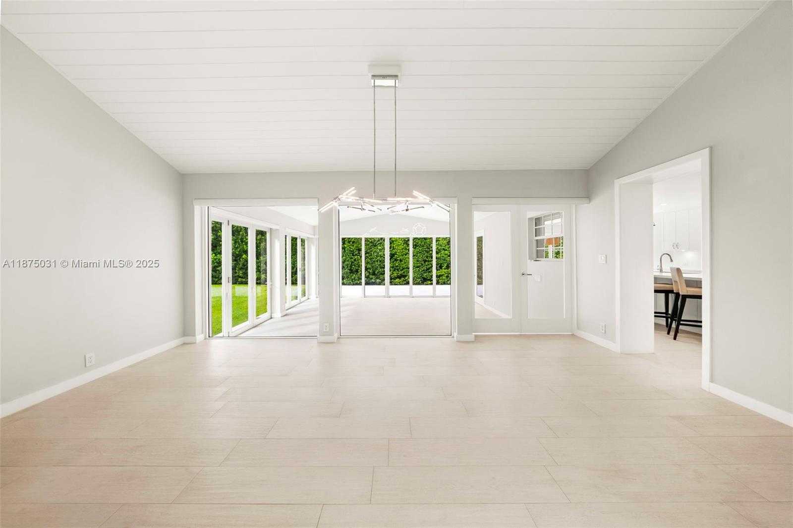 Small Image of 4380 LAKE RD, Miami Number 5