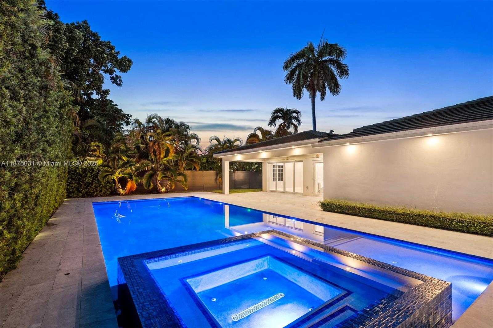 Small Image of 4380 LAKE RD, Miami Number 51