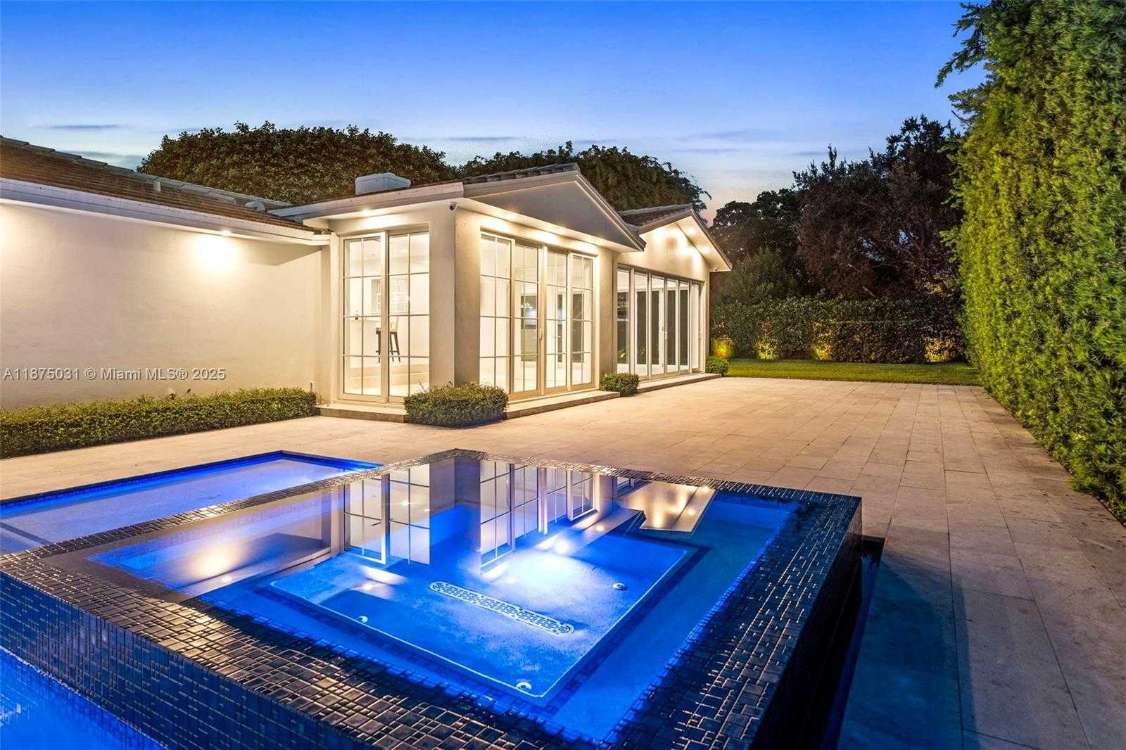 Small Image of 4380 LAKE RD, Miami Number 52