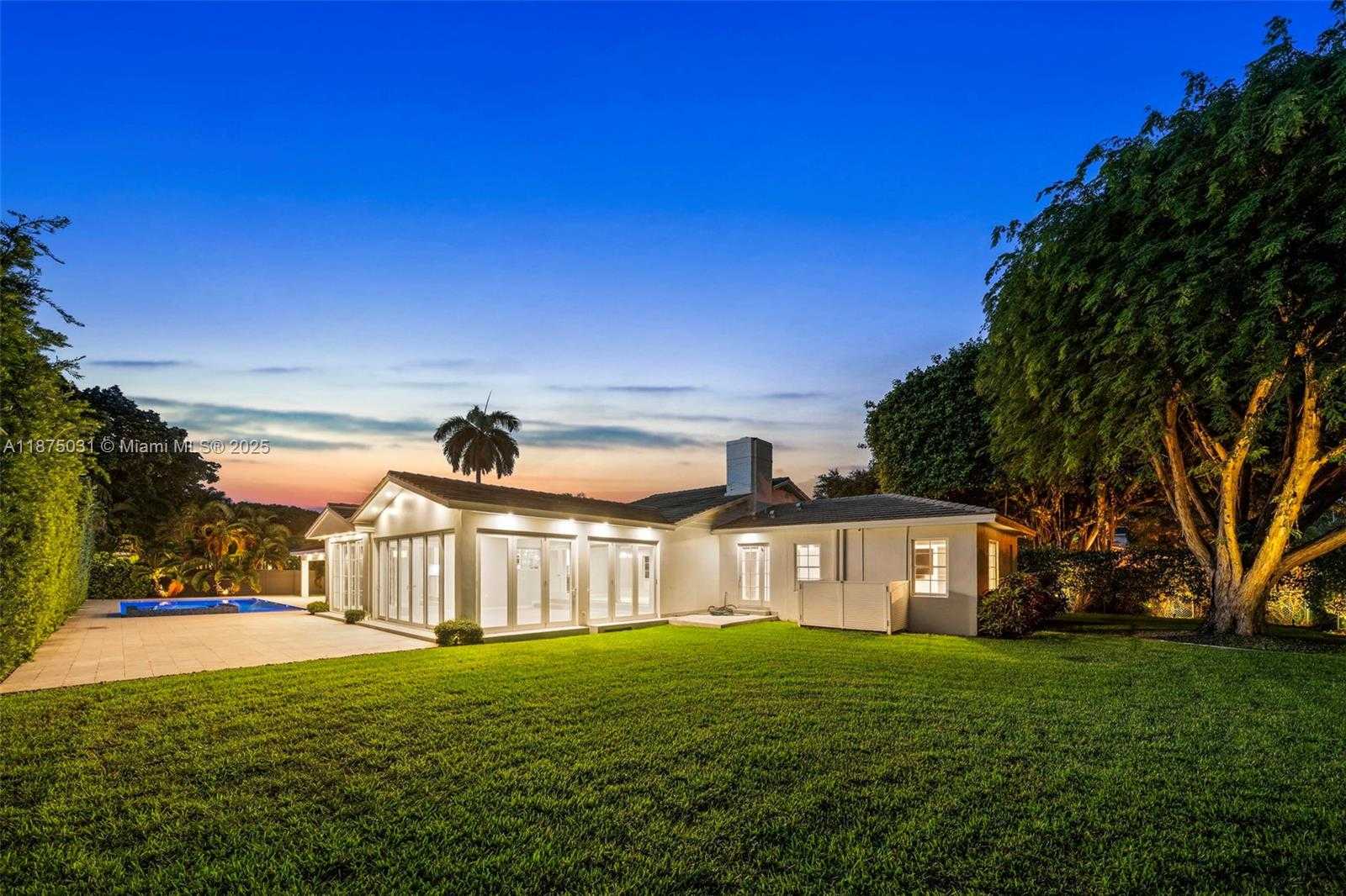 Small Image of 4380 LAKE RD, Miami Number 55