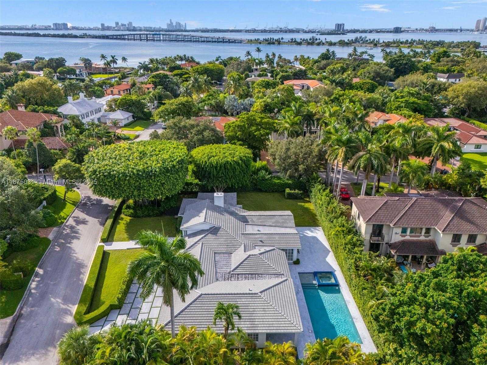 Small Image of 4380 LAKE RD, Miami Number 60
