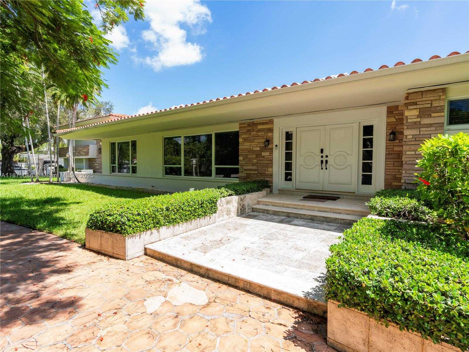 Small Image of 55 PINTA RD, Miami Number 3