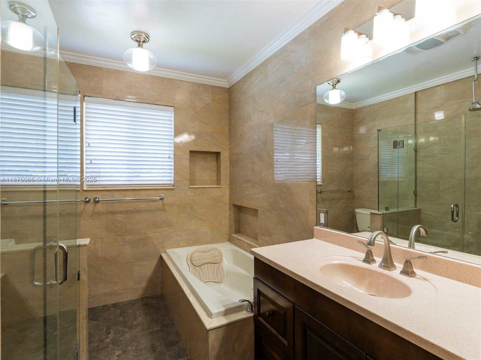 Small Image of 55 PINTA RD, Miami Number 35