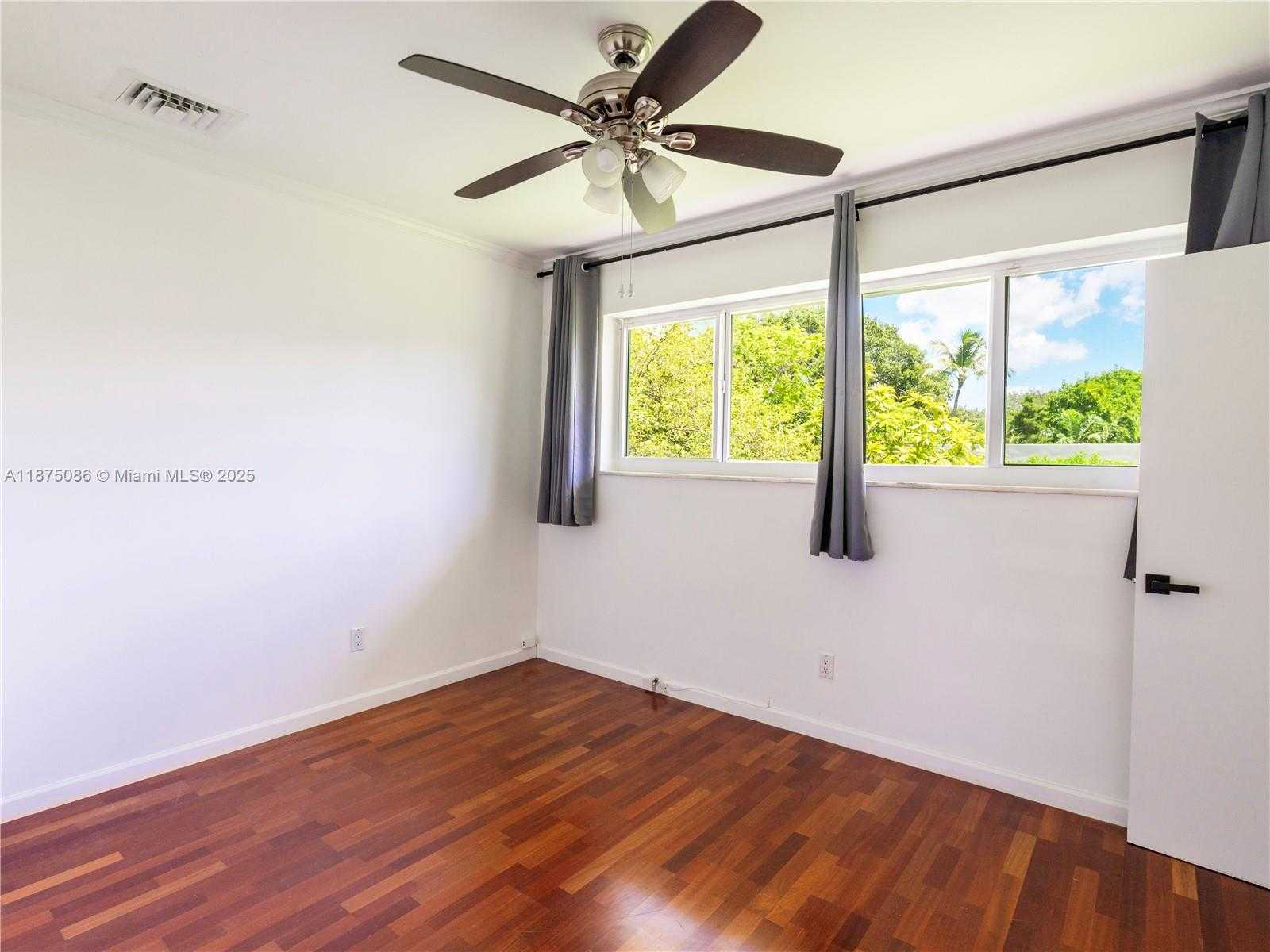 Small Image of 55 PINTA RD, Miami Number 36