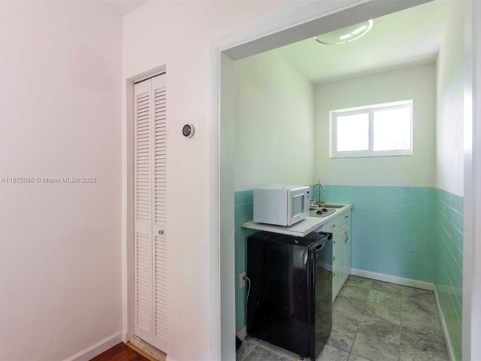 Small Image of 55 PINTA RD, Miami Number 37