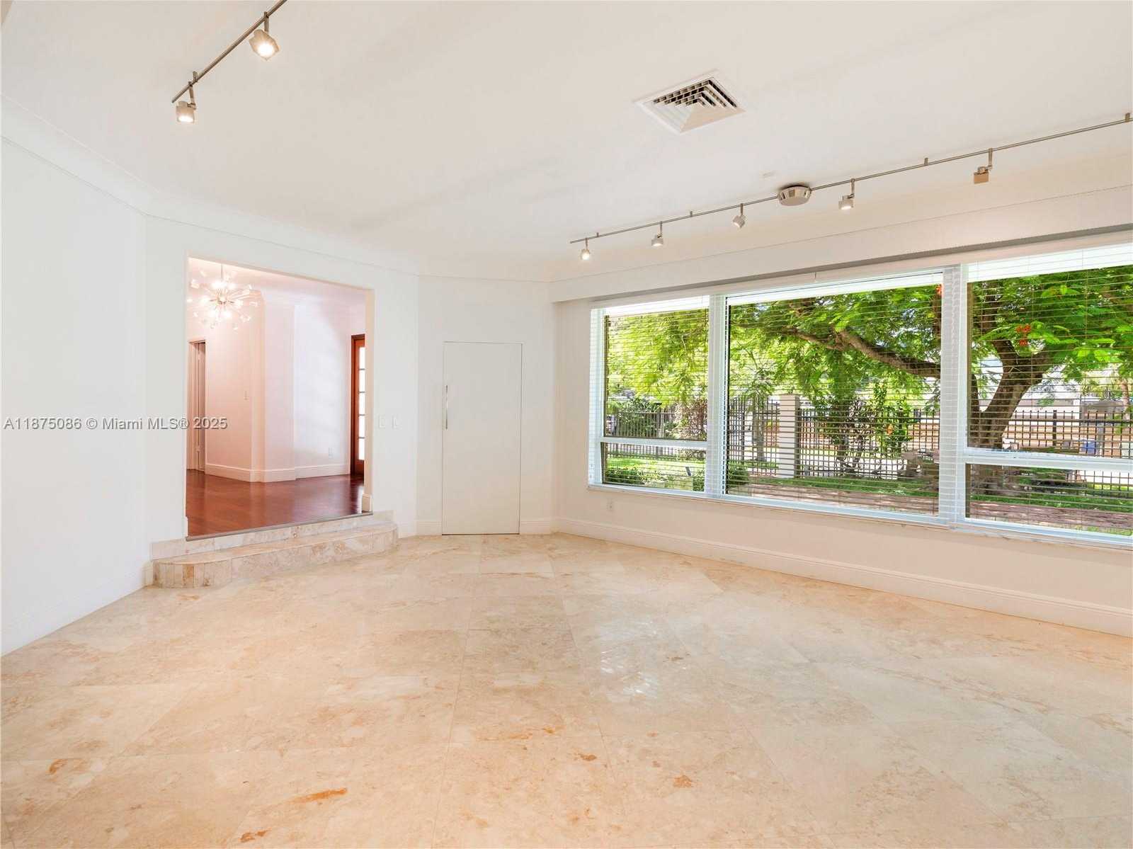 Small Image of 55 PINTA RD, Miami Number 40