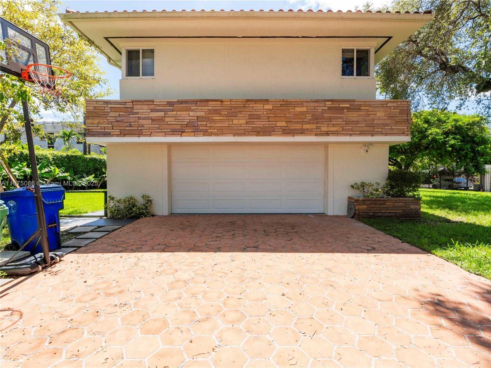 Small Image of 55 PINTA RD, Miami Number 7
