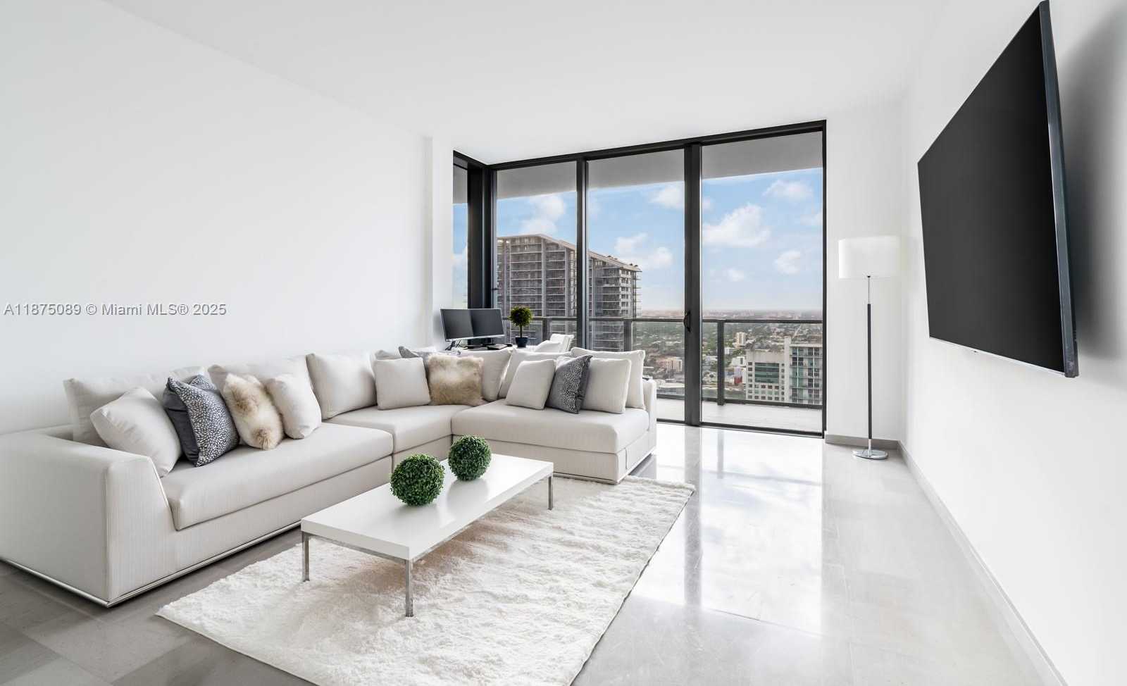 Small Image of 68 SOUTH EAST 6TH ST #3706, Miami Number 5