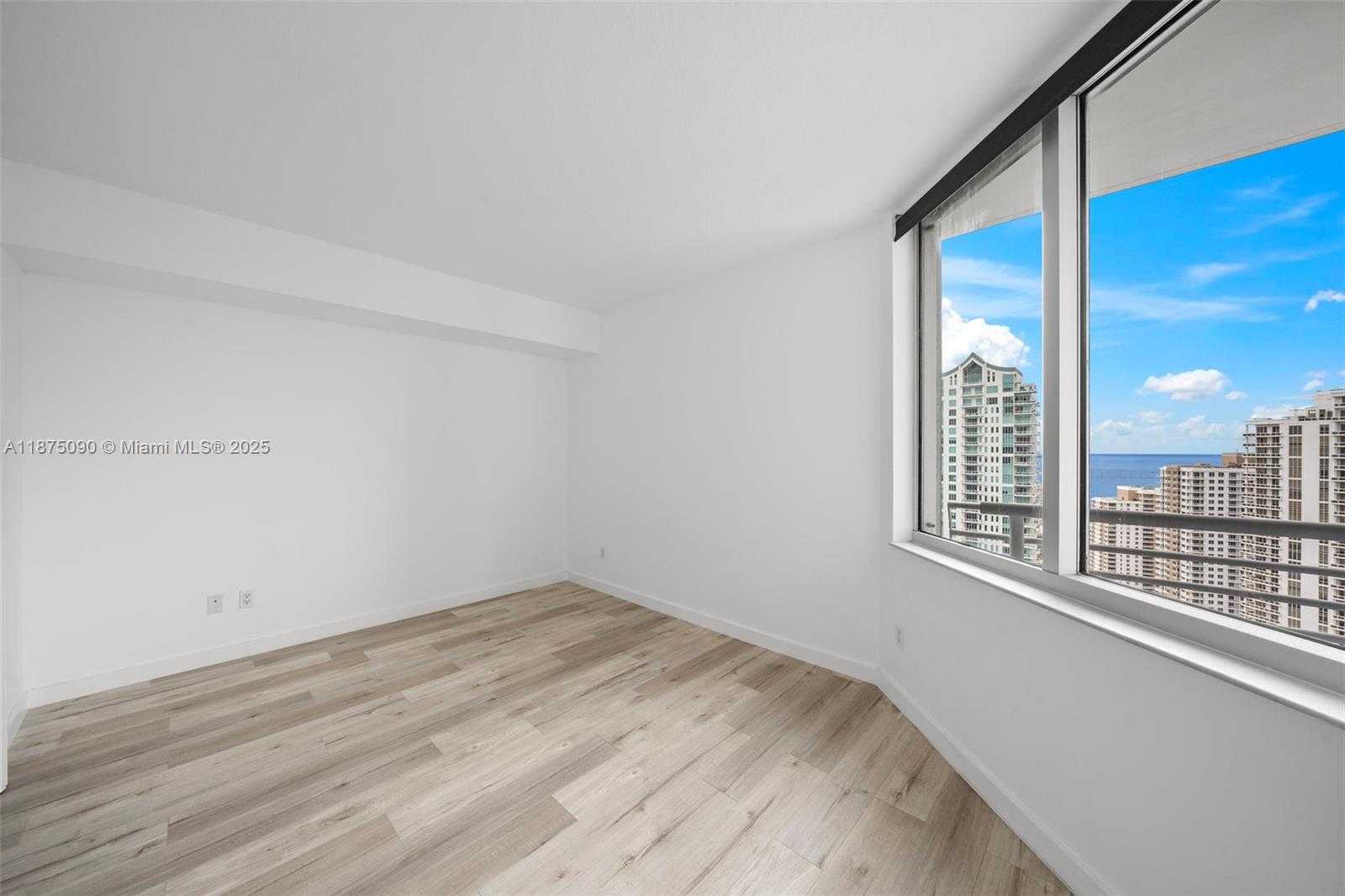 Small Image of 325 SOUTH BISCAYNE BLVD #3819, Miami Number 17
