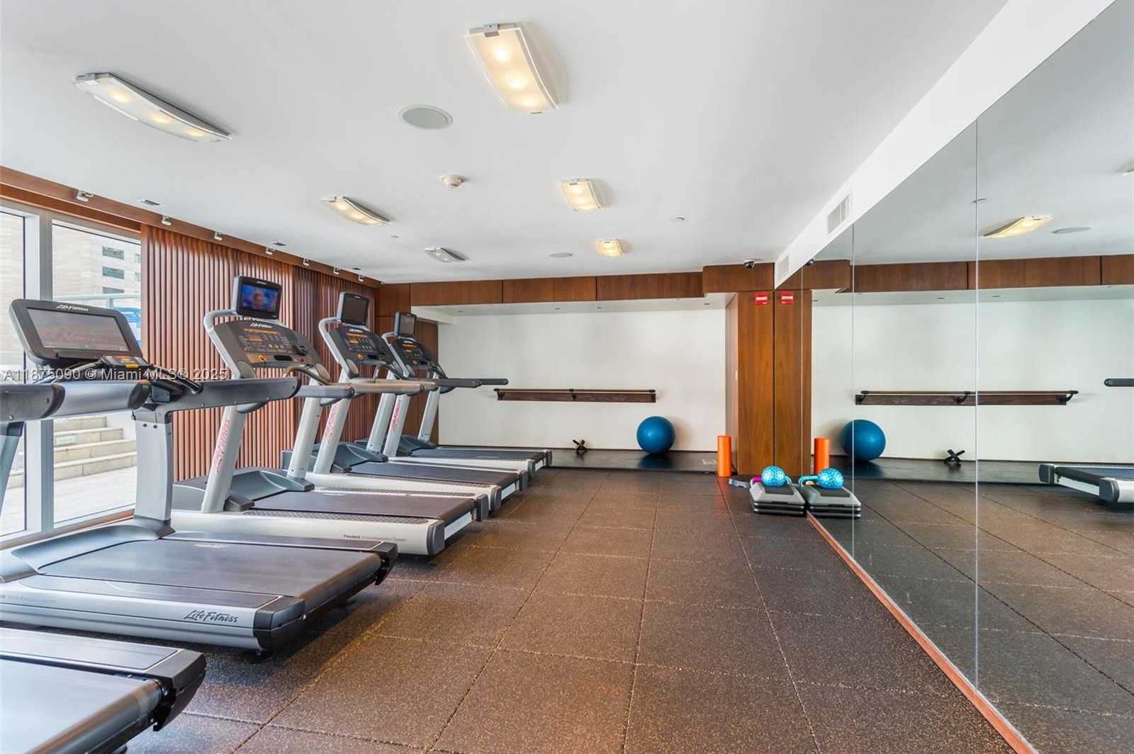 Small Image of 325 SOUTH BISCAYNE BLVD #3819, Miami Number 31