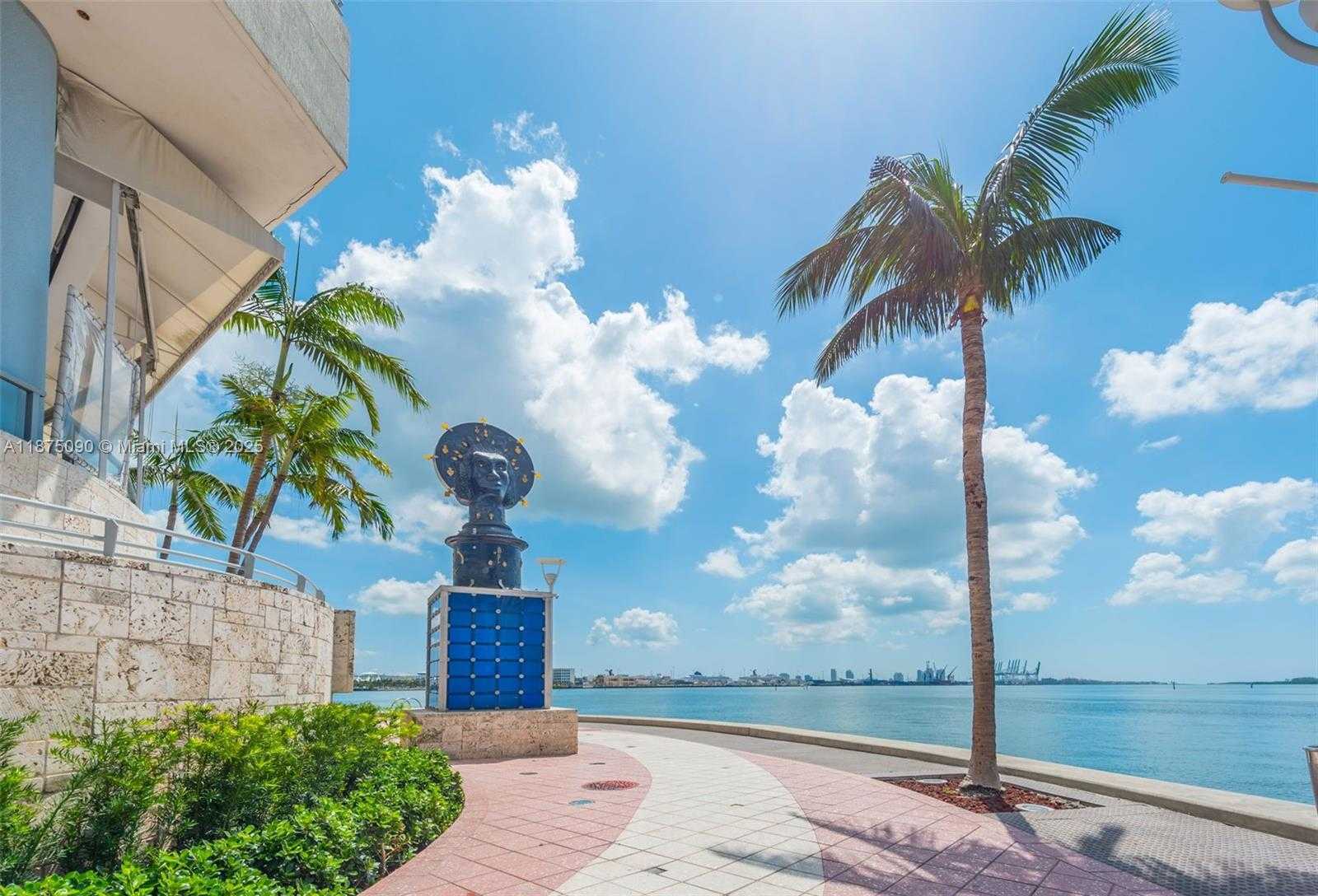 Small Image of 325 SOUTH BISCAYNE BLVD #3819, Miami Number 36