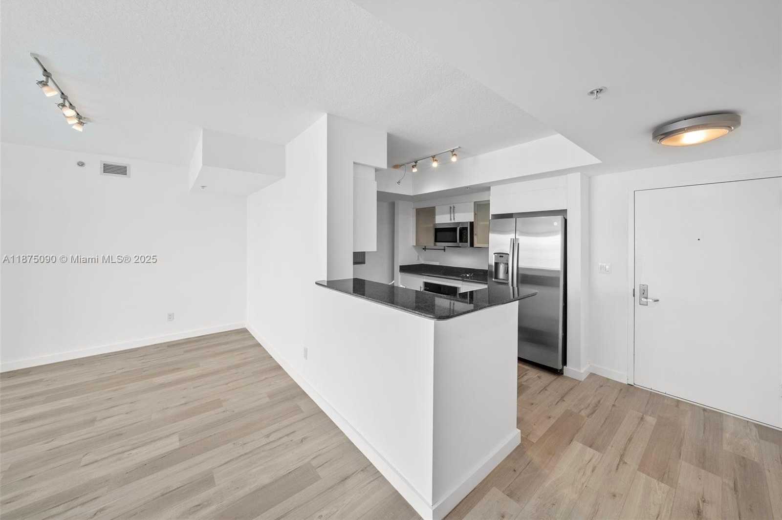 Small Image of 325 SOUTH BISCAYNE BLVD #3819, Miami Number 9