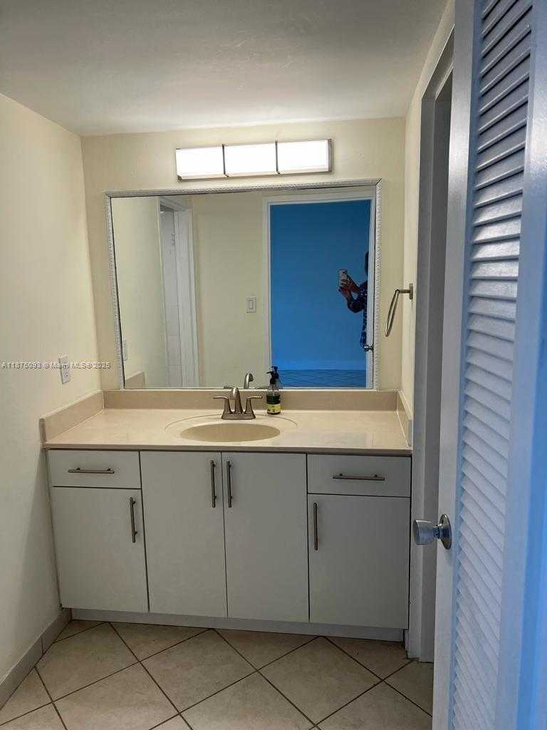 Small Image of 9225 COLLINS AVE #807, Surfside Number 14
