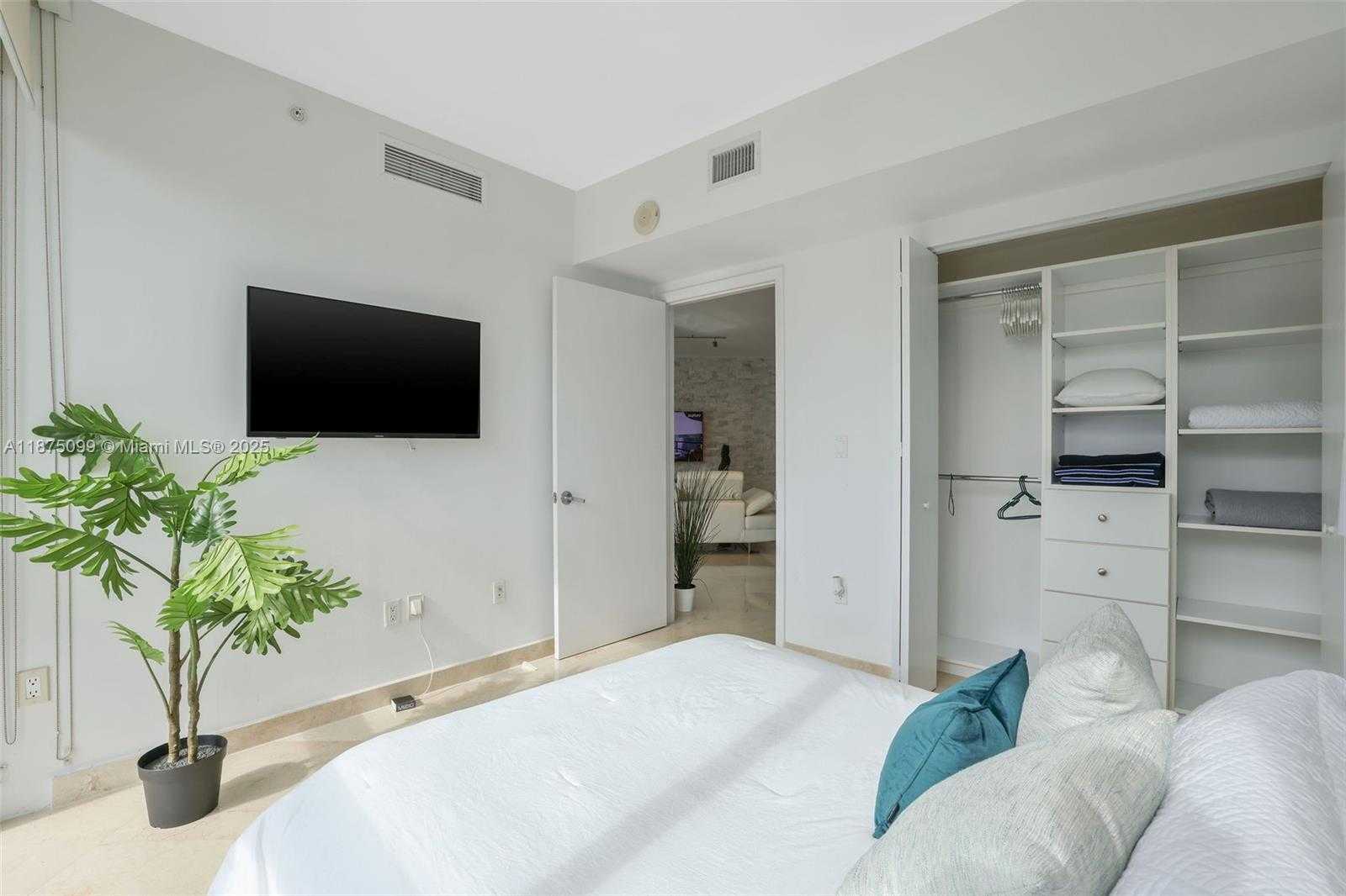 Small Image of 350 SOUTH MIAMI AVE #3002, Miami Number 18