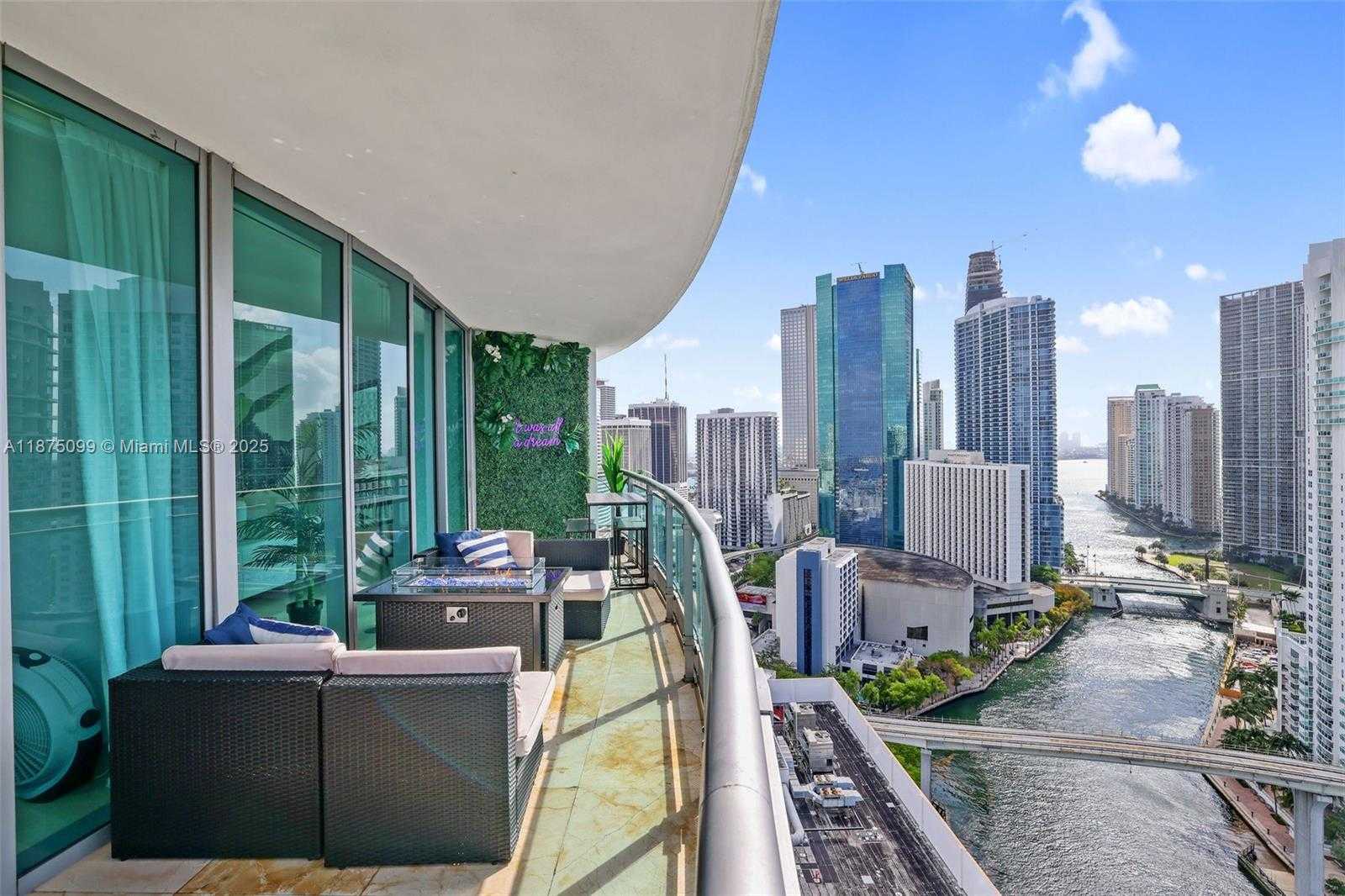 Small Image of 350 SOUTH MIAMI AVE #3002, Miami Number 25