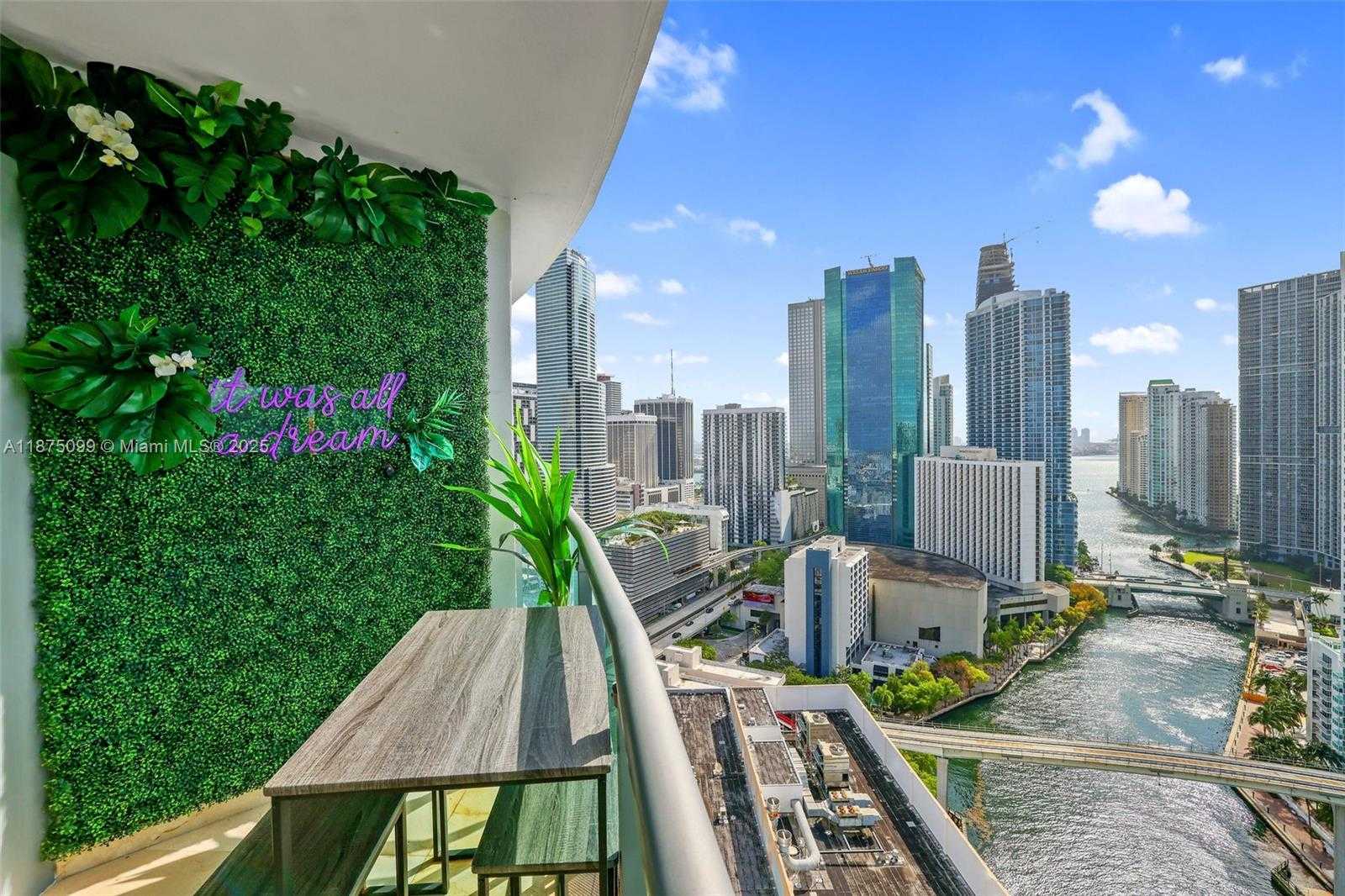 Small Image of 350 SOUTH MIAMI AVE #3002, Miami Number 27