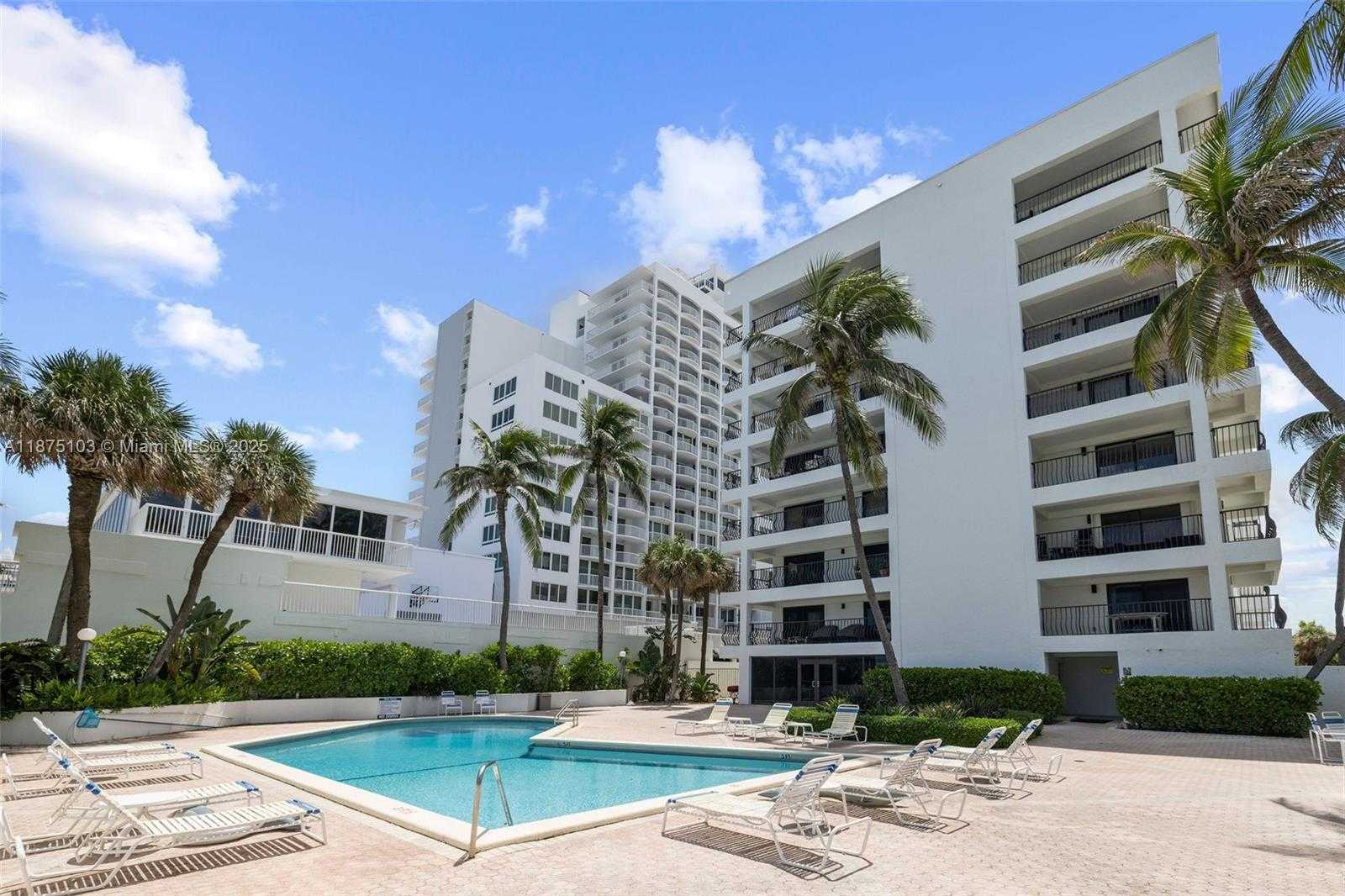 Small Image of 5415 COLLINS AVE #202, Miami Beach Number 12