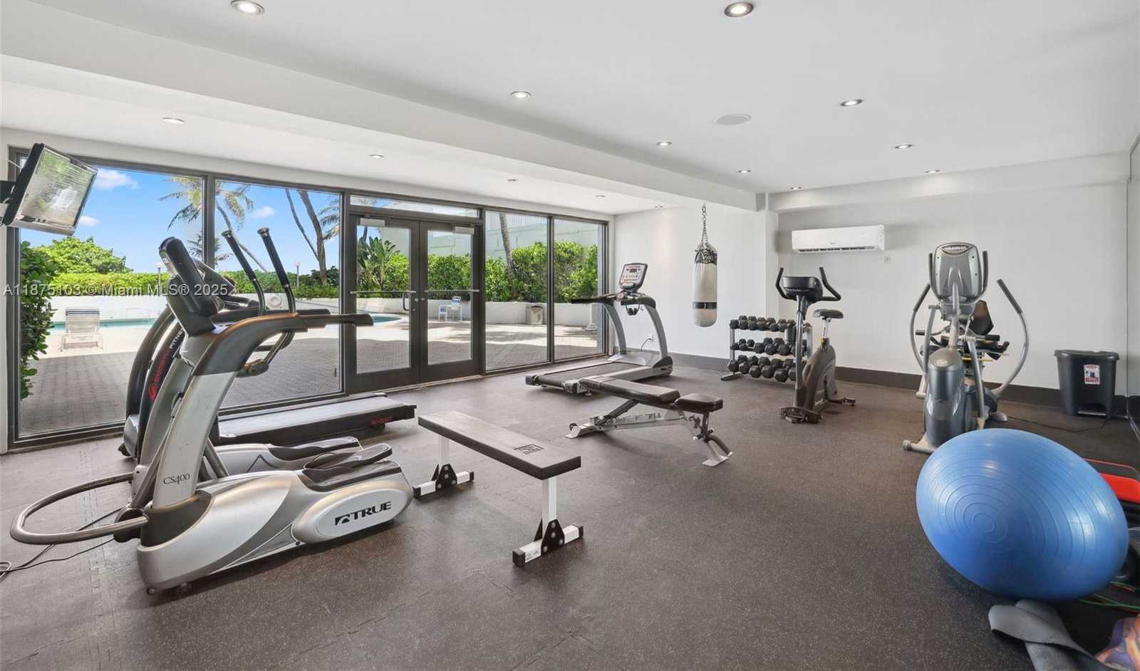 Small Image of 5415 COLLINS AVE #202, Miami Beach Number 15