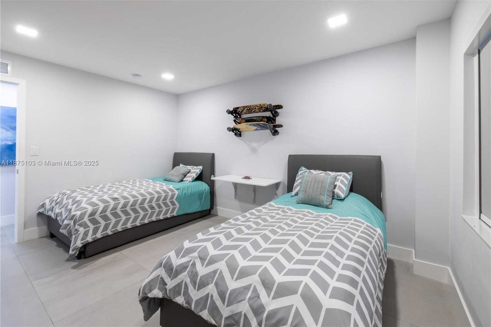 Small Image of 5415 COLLINS AVE #202, Miami Beach Number 5