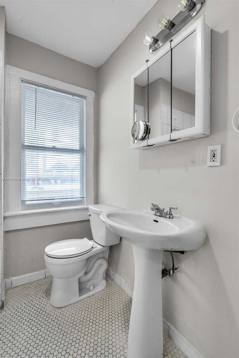 Small Image of 314 NORTH EAST 26TH TER #A, Miami Number 13