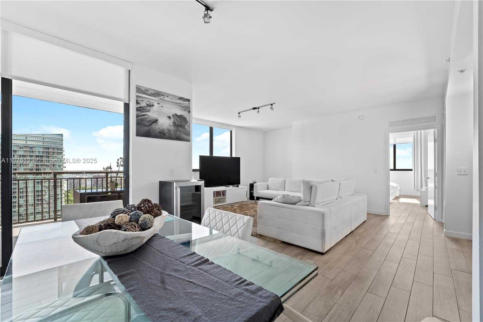 Small Image of 999 SOUTH WEST 1ST AVE #3304, Miami Number 18