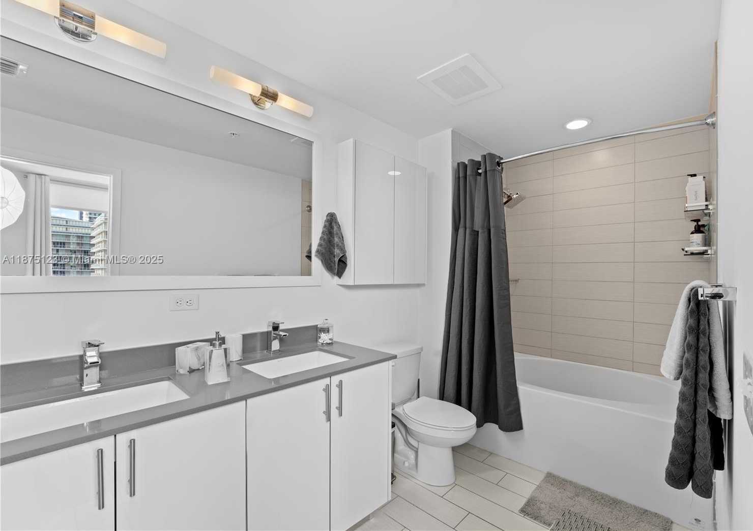 Small Image of 999 SOUTH WEST 1ST AVE #3304, Miami Number 6