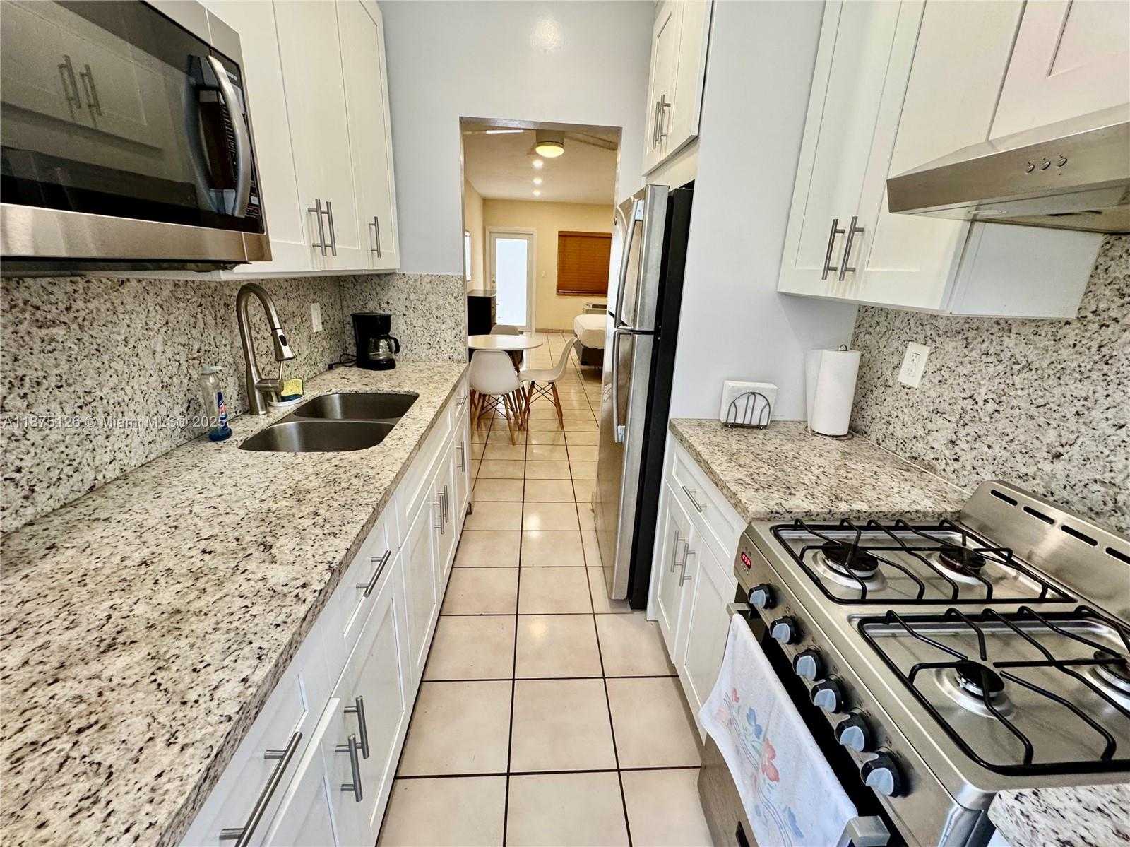 Small Image of 644 MERIDIAN AVE #2, Miami Beach Number 11