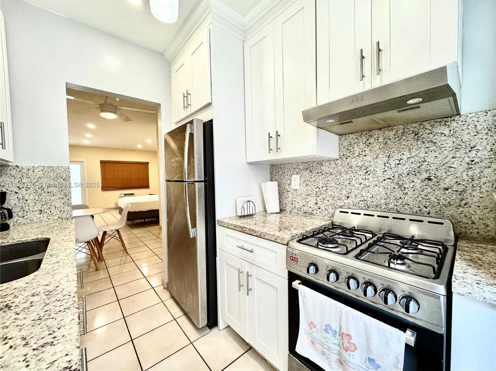 Small Image of 644 MERIDIAN AVE #2, Miami Beach Number 12