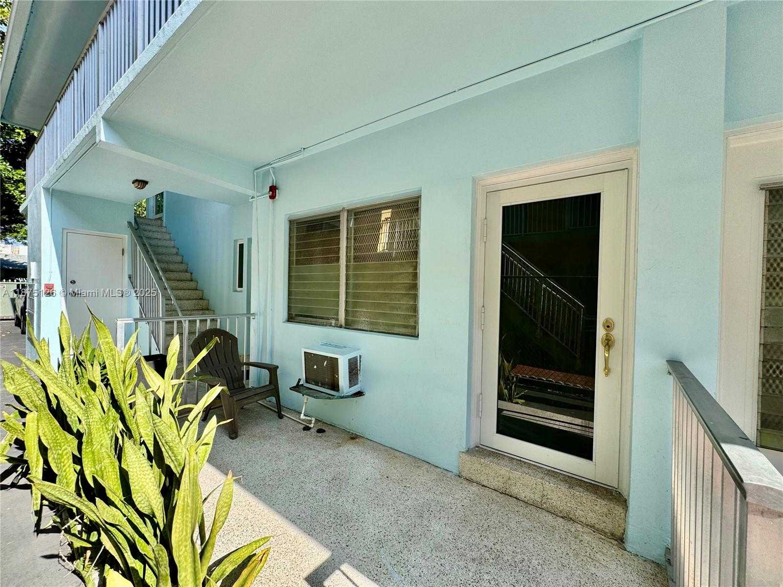 Small Image of 644 MERIDIAN AVE #2, Miami Beach Number 4
