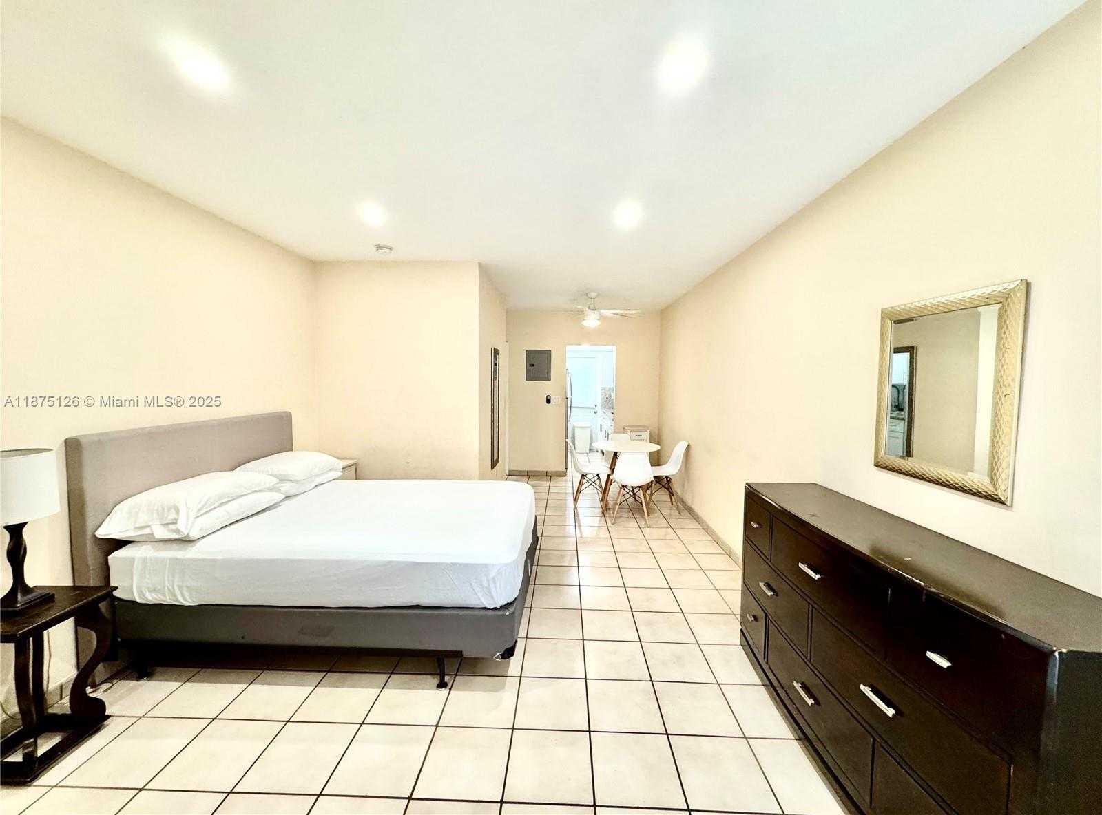 Small Image of 644 MERIDIAN AVE #2, Miami Beach Number 5